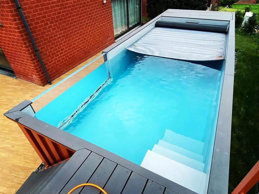 Container-Pool Premium Terracotta View