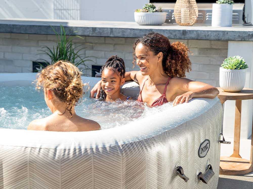 Intex Greystone Deluxe mit Abdeckung